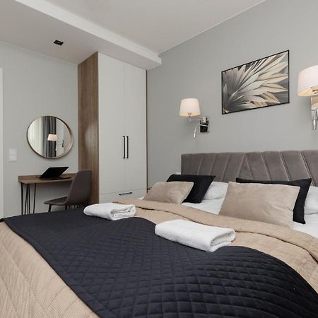 Stunning Family Apartment Ursynow With Parking & Balcony By Noclegi Renters 华沙 外观 照片