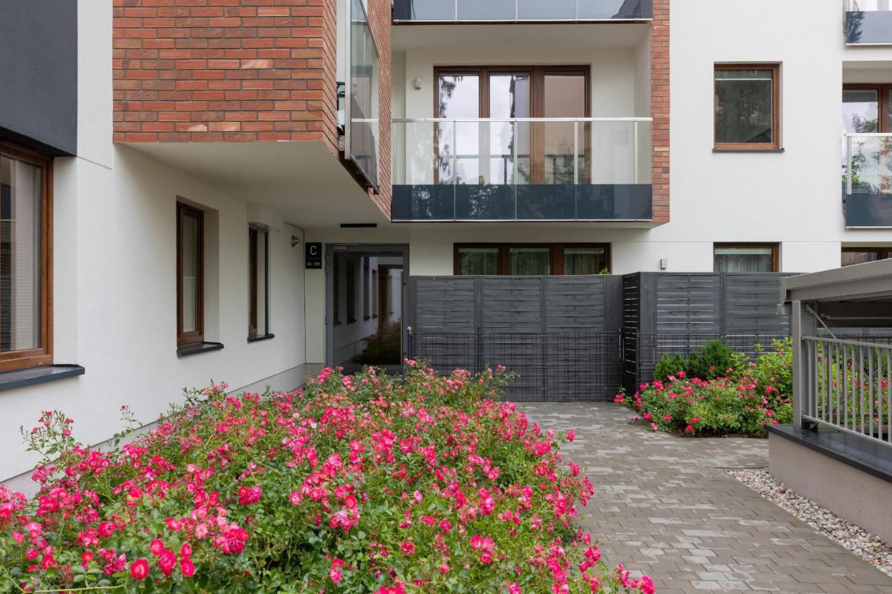 Stunning Family Apartment Ursynow With Parking & Balcony By Noclegi Renters 华沙 外观 照片